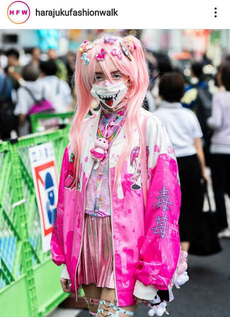mascarilla Harajuku fashion walk