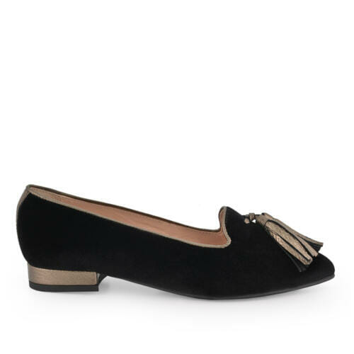 Zapato negro ante mujer