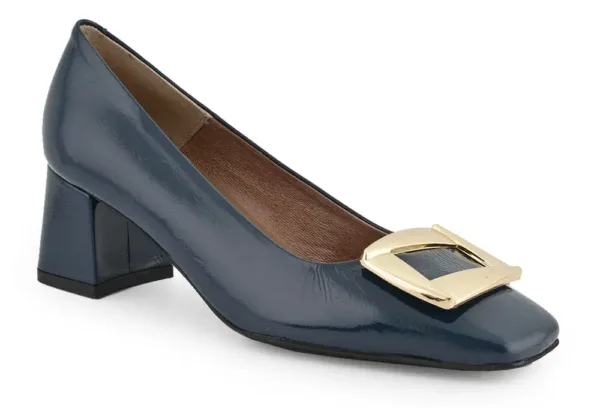 Zapato de piel en charol azul