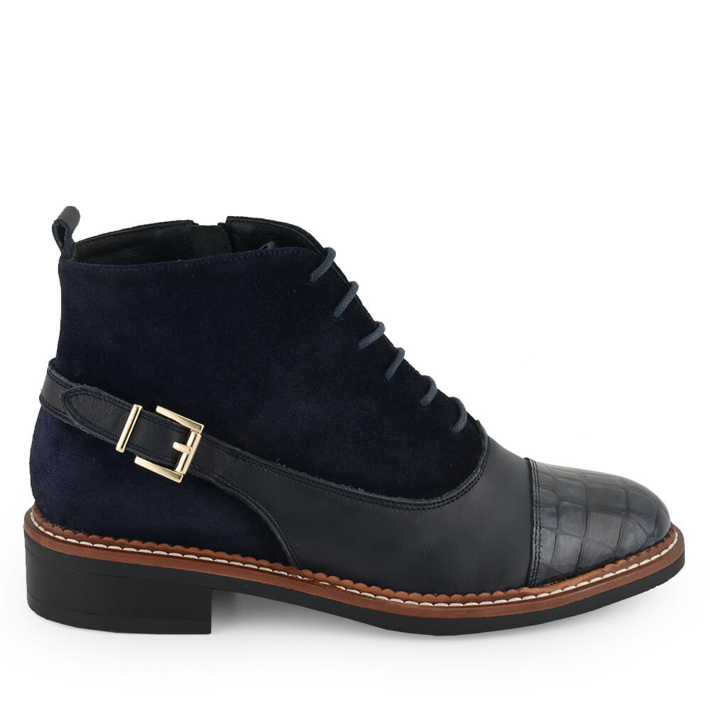 Botín plano azul combinado ante y piel en cuero con hebilla lateral edición limitada paparazzo Botín plano azul combinado ante y piel en cuero con hebilla lateral edición limitada paparazzo